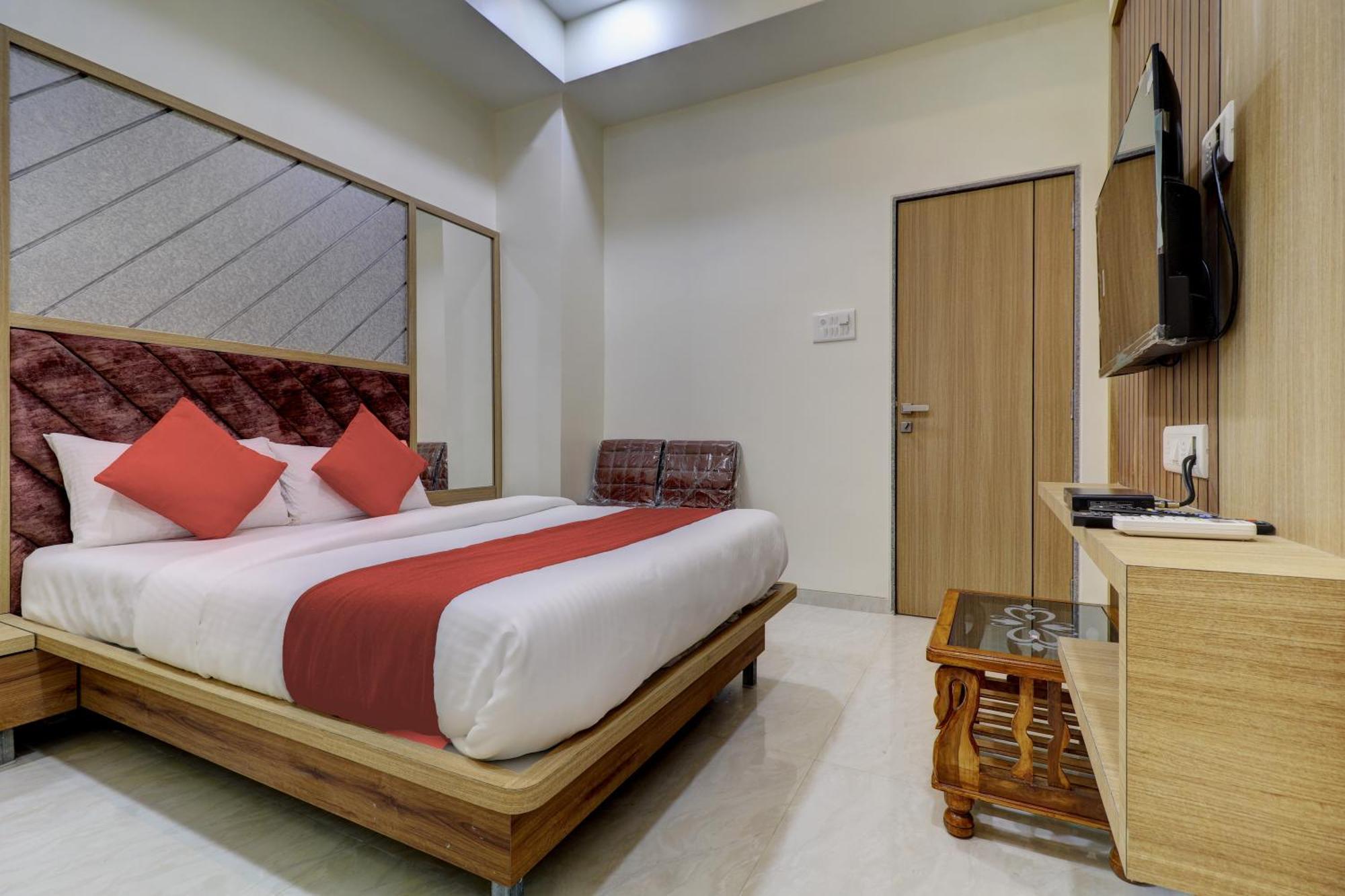 Victory Inn Turambhe Екстериор снимка