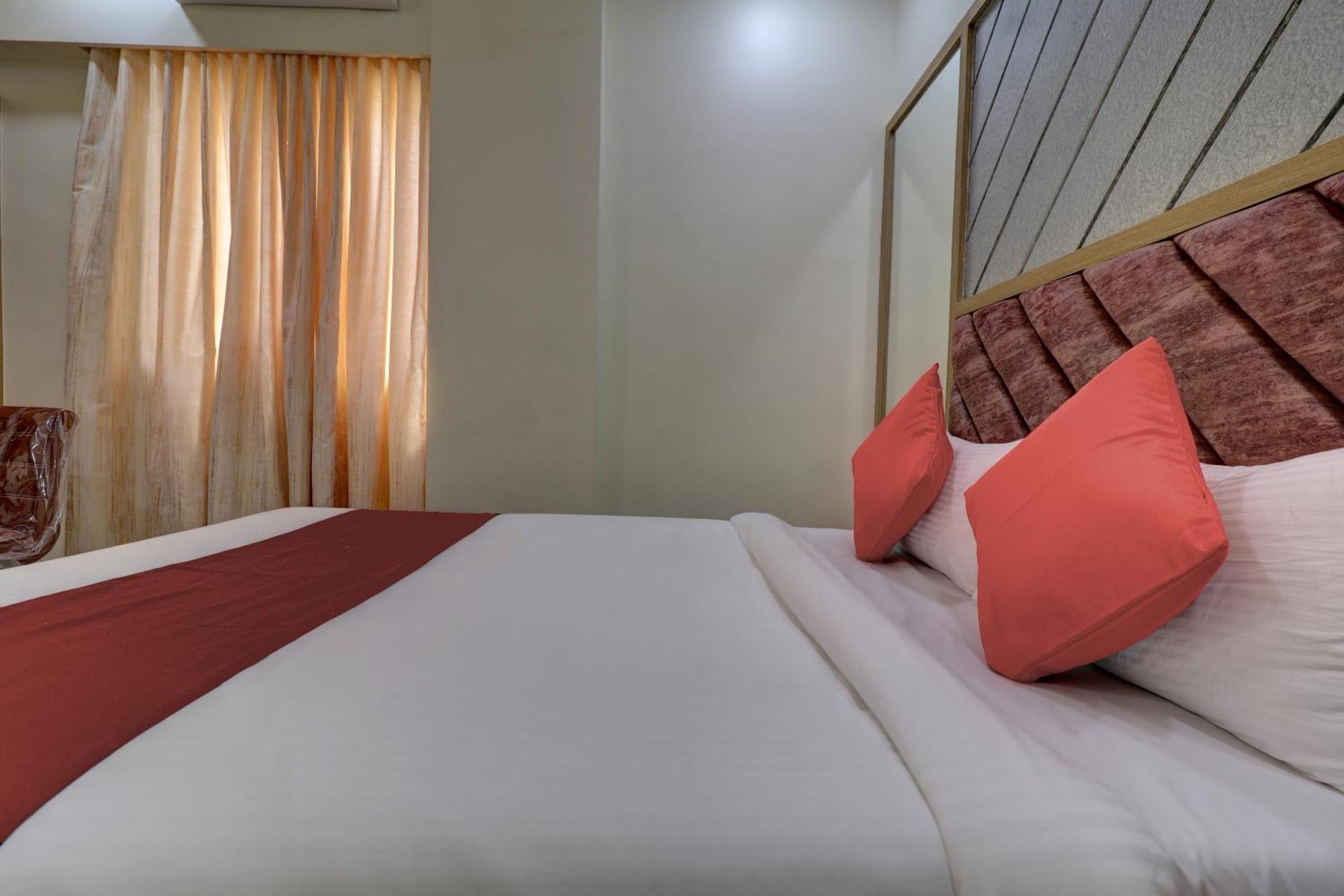 Victory Inn Turambhe Екстериор снимка