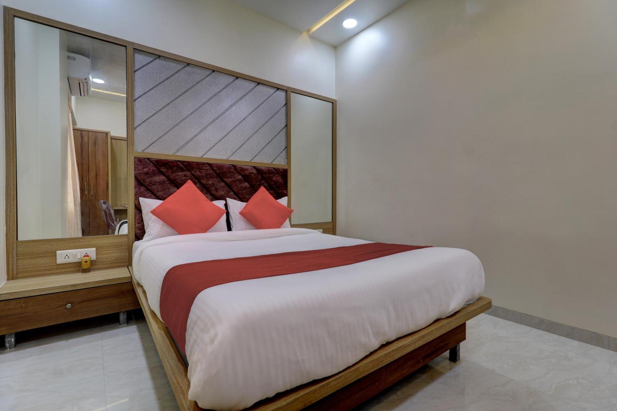 Victory Inn Turambhe Екстериор снимка