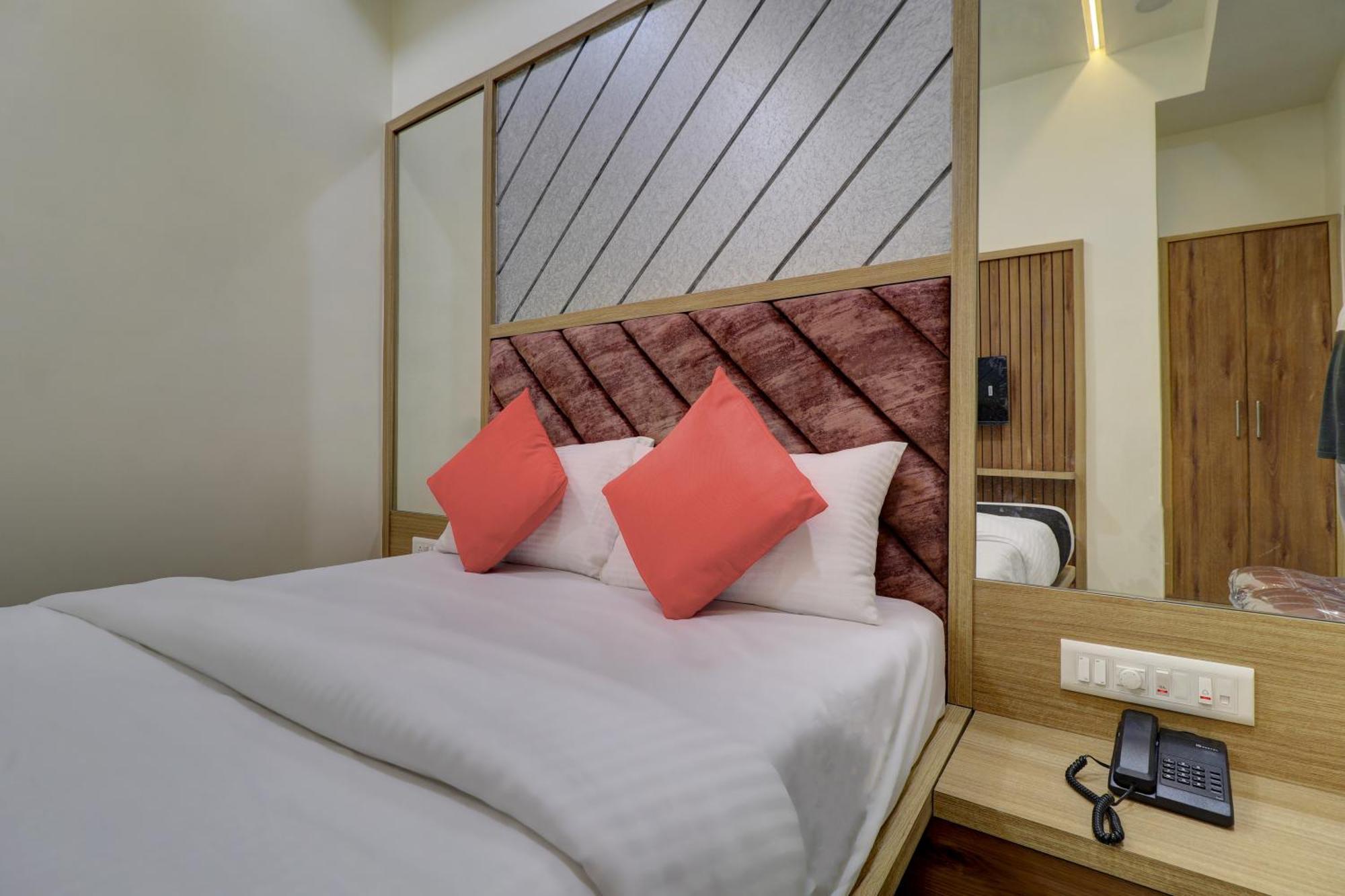 Victory Inn Turambhe Екстериор снимка