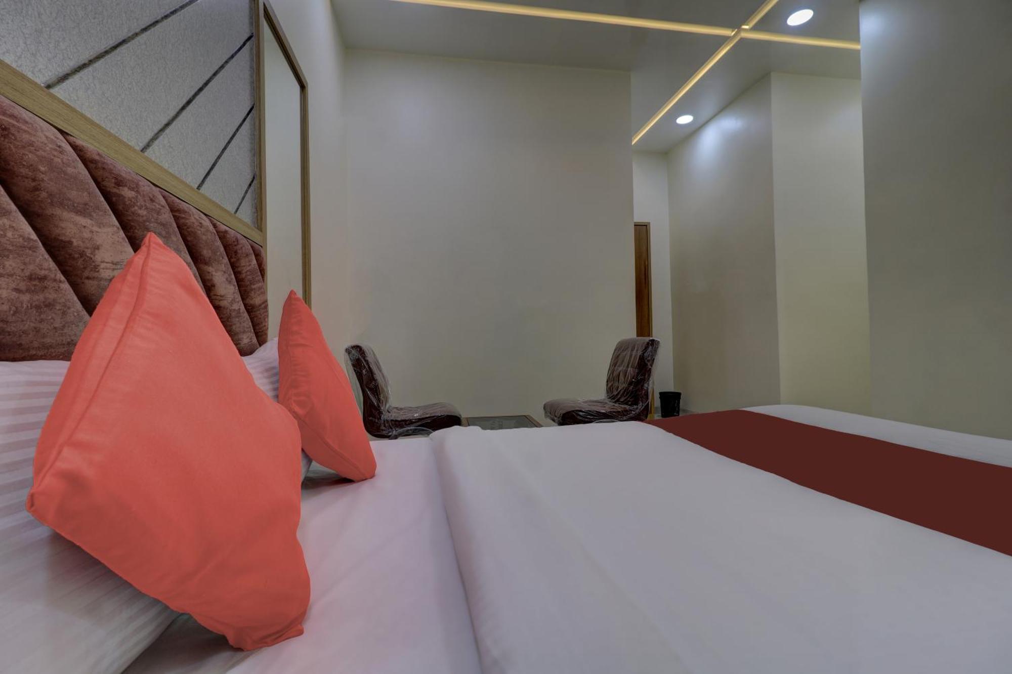 Victory Inn Turambhe Екстериор снимка