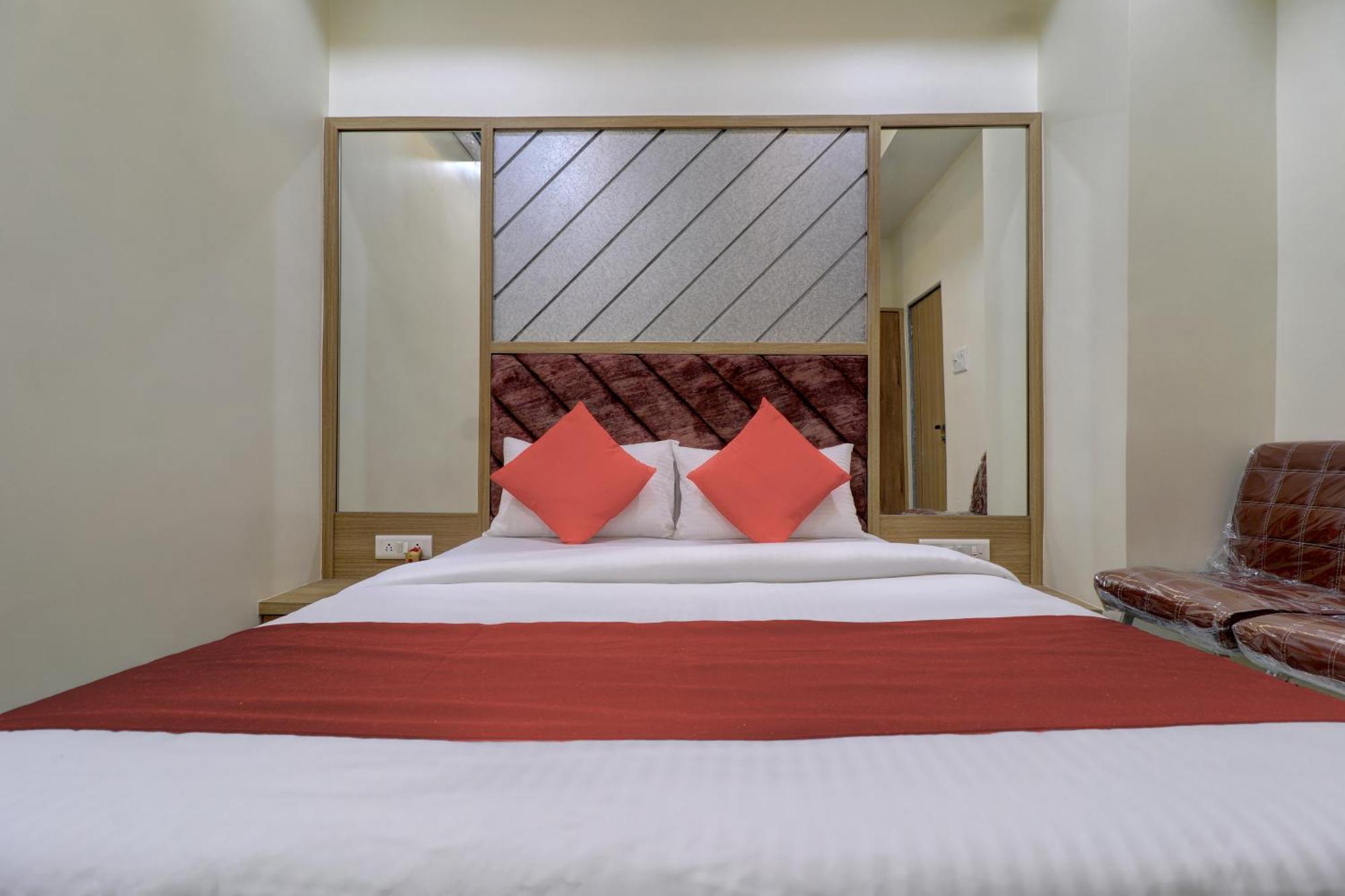 Victory Inn Turambhe Екстериор снимка